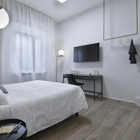 Vogue Espresso Apartment